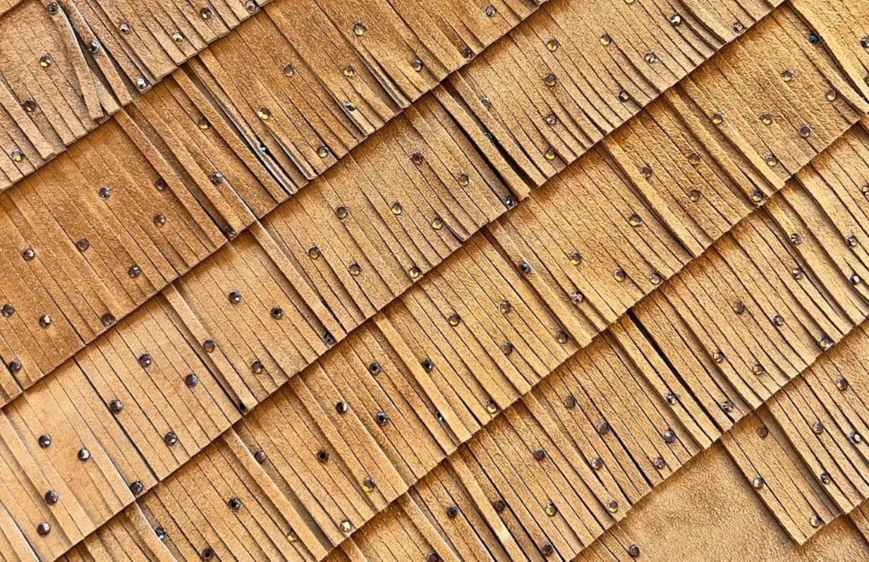 Taglio e applicazione strass